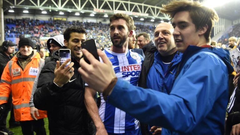 “Your defence is terrified: Will Grigg’s on fire!”. L’uomo che fece volare la curva del Wigan a suon di gol