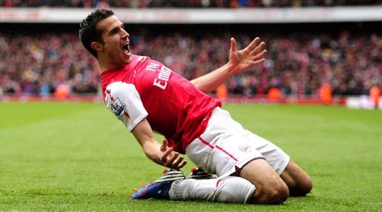 Robin Van Persie: l’olandese volante che fece innamorare Arsenal e Man Utd